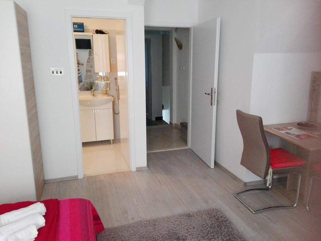 Apartman Drazin Kaštela Exteriör bild